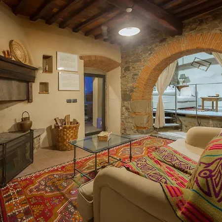 Al Poderuzzo بيت للعطل Castelnuovo deʼ Sabbioni